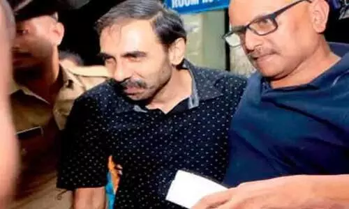 ശബരിമലയിലെ സ്വര്‍ണക്കൊള്ള; ഉണ്ണിക്കൃഷ്ണന്‍ പോറ്റിയുടെ വീട്ടിൽ നിന്ന് നിർണായക കണ്ടെത്തലുകൾ, അന്വേഷണം ദേവസ്വം ഉദ്യോഗസ്ഥനിലേക്കോ?