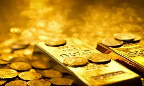 Airport,Cleaning staff,Smuggling,Gold,Rs. 1.5 crore, വിമാനത്താവളം, മുംബൈ, ശുചീകരണ ജീവനക്കാർ,