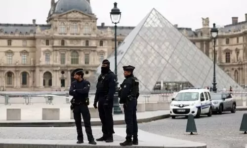 ഡിസ്ക് കട്ടറുമായി കയറി, ജനാല തകർത്ത് അകത്തെത്തി; ലൂവ്ര് മ്യൂസിയത്തിലെ കവർച്ചക്ക് വേണ്ടിവന്നത് ‘ഫ്രഞ്ച് ഫ്രൈസ്’ തയാറാക്കുന്നതിന്‍റെ പകുതി സമയം!