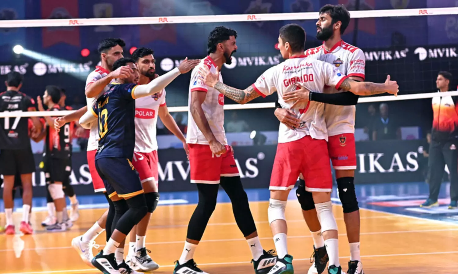 പ്രൈം വോളിബോള്‍ ലീഗ്; ഹൈദരാബാദിനെ വീഴ്ത്തി കൊൽകത്ത വീണ്ടും വിജയവഴിയില്‍