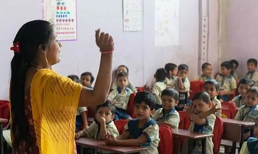 പ്രൈമറി സ്കൂൾ അധ്യാപകർക്ക് ആറ്, ഏഴ് ക്ലാസുകളിൽ പഠിപ്പിക്കാം പ്രൈമറി സ്കൂൾ അധ്യാപകർക്ക് ആറ്, ഏഴ് ക്ലാസുകളിൽ പഠിപ്പിക്കാം