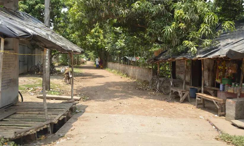 ചക്ല; മുറിവൈദ്യൻമാർ കൈയടക്കിയ ആരോഗ്യമേഖലയും ഒരു നേരത്തെ വിശപ്പുമാറ്റുന്ന വിദ്യാലയങ്ങളും ചക്ല; മുറിവൈദ്യൻമാർ കൈയടക്കിയ ആരോഗ്യമേഖലയും ഒരു നേരത്തെ വിശപ്പുമാറ്റുന്ന വിദ്യാലയങ്ങളും