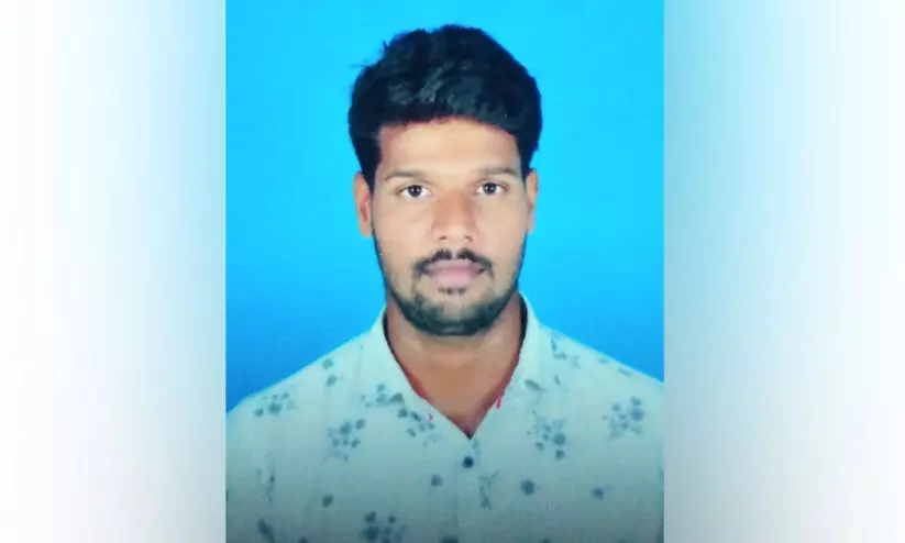 തമിഴ്‌നാട് സ്വദേശിയെ തൂങ്ങിമരിച്ച നിലയിൽ കണ്ടെത്തി