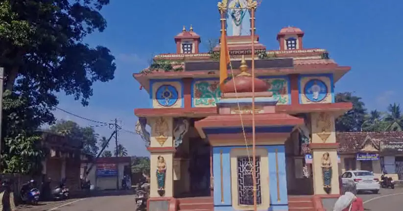 സ്വർണ്ണം വേർതിരിച്ച് ഇലക്ട്രോ പ്ലേറ്റിങ് നടത്താൻ ദക്ഷിണേന്ത്യയിൽ സുതാര്യമായ സ്ഥാപനം ഇല്ലെന്ന് ദേവസ്വം സെക്രട്ടറിയുടെ സർക്കുലർ സ്വർണ്ണം വേർതിരിച്ച് ഇലക്ട്രോ പ്ലേറ്റിങ് നടത്താൻ ദക്ഷിണേന്ത്യയിൽ സുതാര്യമായ സ്ഥാപനം ഇല്ലെന്ന് ദേവസ്വം സെക്രട്ടറിയുടെ സർക്കുലർ