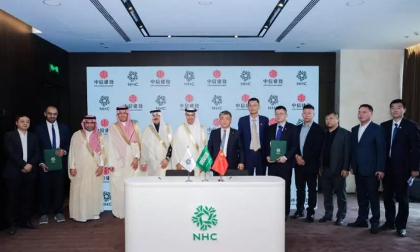 ചൈനീസ് കമ്പനികളുമായി 24,000 ഭവന യൂനിറ്റുകൾ നിർമിക്കുന്നതിനുള്ള കരാറുകളിൽ ഒപ്പുവെച്ചു ചൈനീസ് കമ്പനികളുമായി 24,000 ഭവന യൂനിറ്റുകൾ നിർമിക്കുന്നതിനുള്ള കരാറുകളിൽ ഒപ്പുവെച്ചു