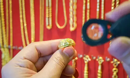 വില ലക്ഷം കടക്കും; കൈയിലെ സ്വർണം പരിശുദ്ധമാണോയെന്ന് എളുപ്പം നോക്കാം