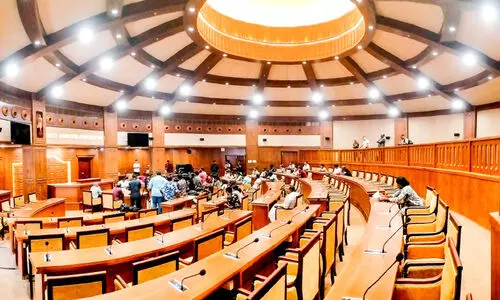 കൊച്ചി കോർപറേഷൻ ഇനി പുതിയ മന്ദിരത്തിൽ കൊച്ചി കോർപറേഷൻ ഇനി പുതിയ മന്ദിരത്തിൽ