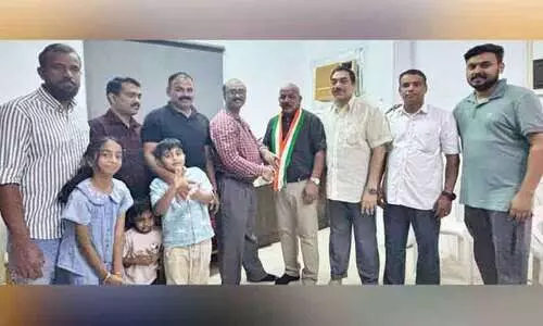 അ​ണി​യ​റ ക​ലാ​സ​ഹി​ത്യ വേ​ദി സ്വീ​ക​ര​ണം