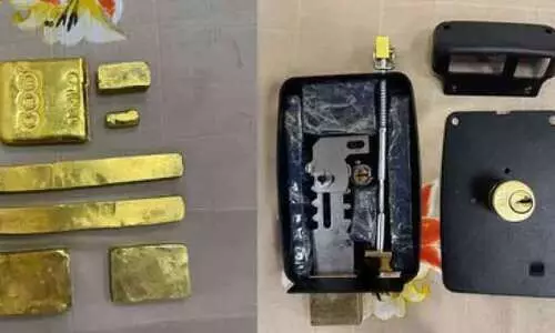 കു​വൈ​ത്തി​ൽ​നി​ന്ന് ഇ​ന്ത്യ​യി​ലേ​ക്ക് സ്വ​ർ​ണം ക​ട​ത്തി​യ​യാ​ൾ പി​ടി​യി​ൽ