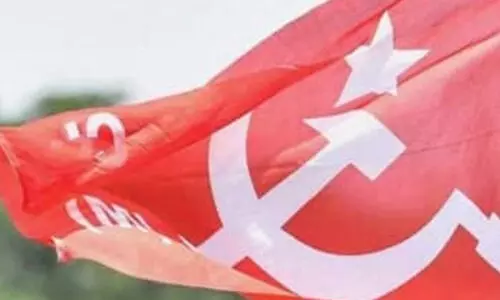 ഓതറയിൽ സി.പി.എം ലോക്കൽ കമ്മിറ്റിയിൽ നിന്നുള്ള കൂട്ട രാജിക്ക് പിന്നാലെ തമ്മിലടി; ട്രഷറർ സെക്രട്ടറിയുടെ കൈ തല്ലിയൊടിച്ചു ഓതറയിൽ സി.പി.എം ലോക്കൽ കമ്മിറ്റിയിൽ നിന്നുള്ള കൂട്ട രാജിക്ക് പിന്നാലെ തമ്മിലടി; ട്രഷറർ സെക്രട്ടറിയുടെ കൈ തല്ലിയൊടിച്ചു