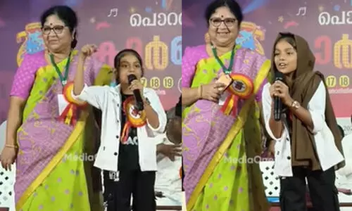 തട്ടമിട്ട എന്നെ കാണുമ്പോൾ നിങ്ങൾക്ക് വല്ല ഭയവും തോന്നുന്നുണ്ടോ..?, ഉണ്ടെങ്കിൽ നമ്മുടെ കാഴ്ചയുടേയല്ല, കാഴ്ചപ്പാടിന്റെ പ്രശ്നമാണ്; വൈറലായി നാലാം ക്ലാസുകാരിയുടെ പ്രസംഗം