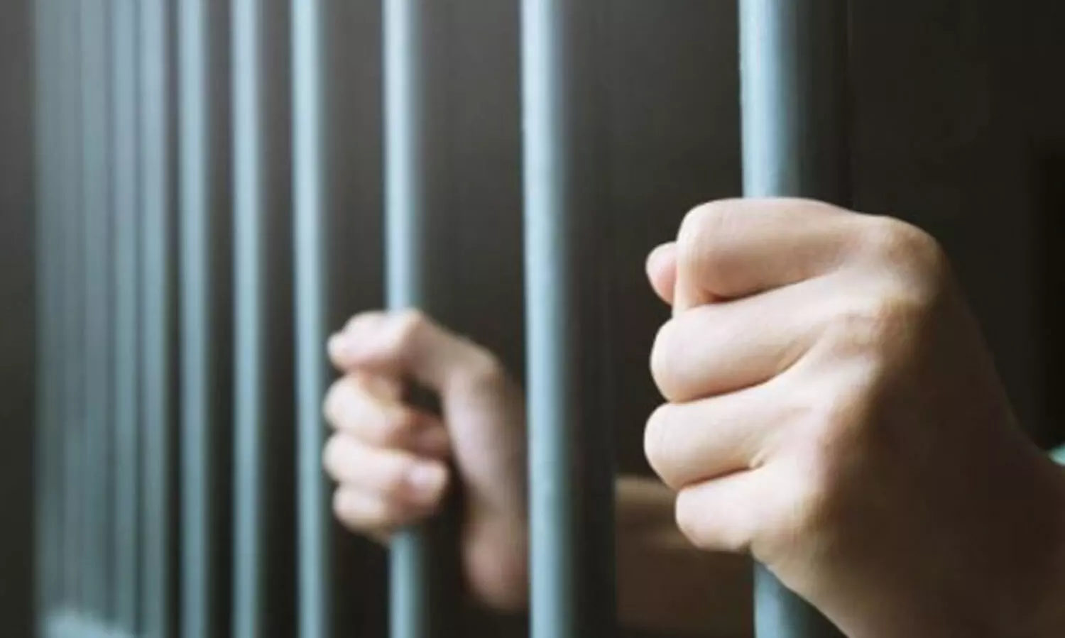 കഞ്ചാവ് അടങ്ങിയ ഇ-ഹുക്ക കൈവശം വെച്ചു; പ്രതിക്ക് 10 വർഷം തടവും 5000 ദിനാർ പിഴയും