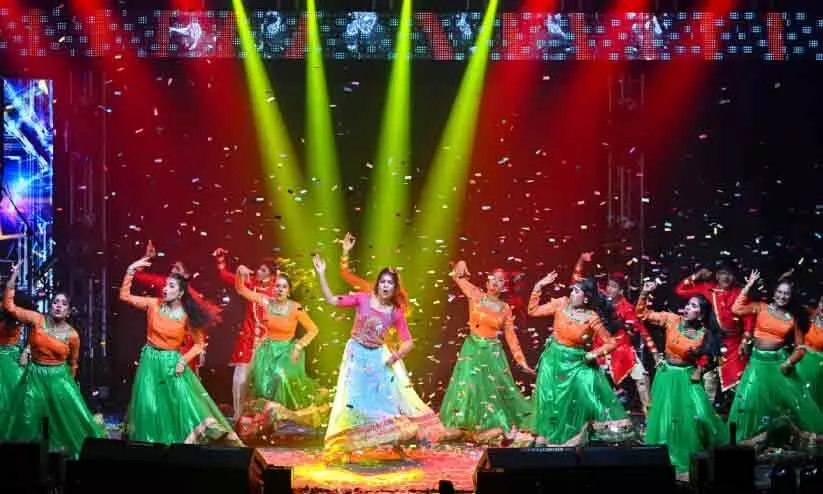 പാട്ടും നൃത്തവുമായി ‘മലയാളി മംസ്’ ആഘോഷരാവ് പാട്ടും നൃത്തവുമായി ‘മലയാളി മംസ്’ ആഘോഷരാവ്