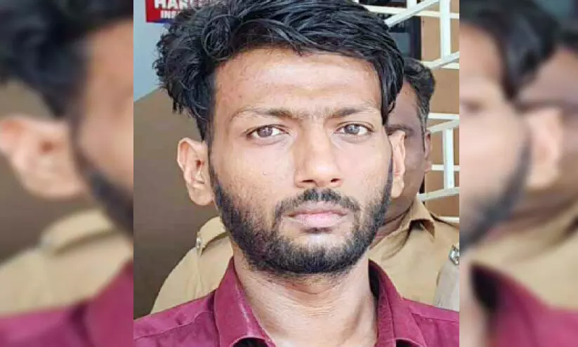 മർച്ചന്റ് നേവിയിൽ ജോലി വാഗ്ദാനം നൽകി തട്ടിപ്പ്; മർച്ചന്റ് നേവിയിൽ ജോലി വാഗ്ദാനം നൽകി തട്ടിപ്പ്;