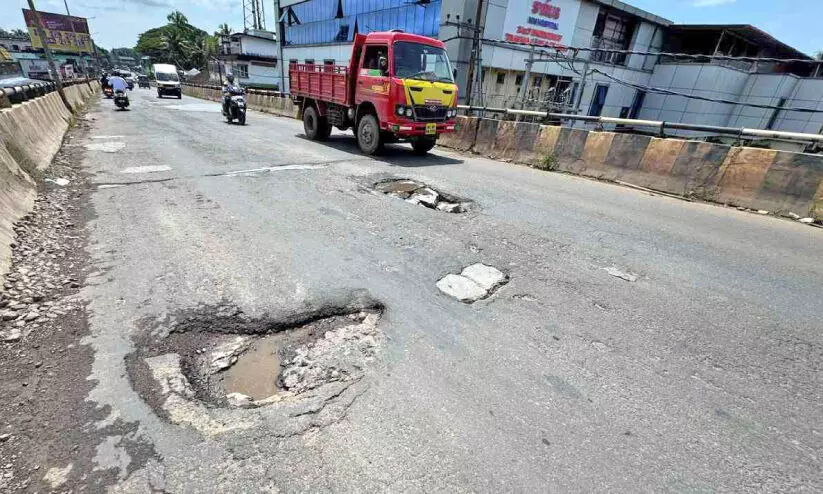 Pappinissery flyover,Flyover collapse,Pappinissery,Bridge collapse,Kerala flyover accident, പാപ്പിനിശ്ശേരി, അപകടം, Pappinissery flyover,Flyover collapse,Pappinissery,Bridge collapse,Kerala flyover accident, പാപ്പിനിശ്ശേരി, അപകടം,