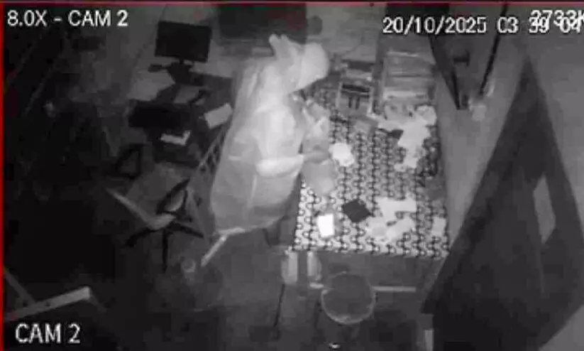 വി​ൽ​പ​ന​ശാ​ല​യി​ൽ​നി​ന്ന്​  2.16 ല​ക്ഷ​ത്തി​ന്‍റെ  ലോ​ട്ട​റി ടി​ക്ക​റ്റ്​ മോ​ഷ്ടി​ച്ചു