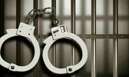 ജോ​ലി ദു​രു​പ​യോ​​ഗം: മൂ​ന്ന് ഉ​ദ്യോ​​ഗ​സ്ഥ​ർ പി​ടി​യി​ൽ