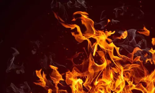 ചെ​മ്മാ​ട് തീ​പി​ടി​ത്തം; ല​ക്ഷ​ങ്ങ​ളു​ടെ ന​ഷ്ടം