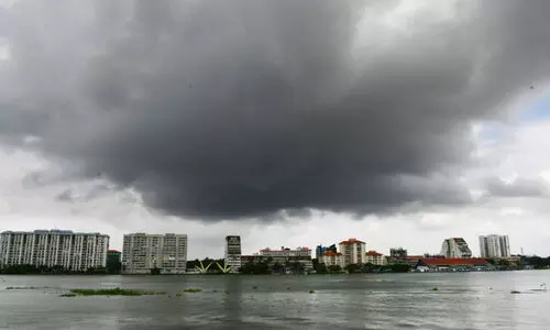 മിന്നലേറ്റ് വീടിന് കേടുപാട്​