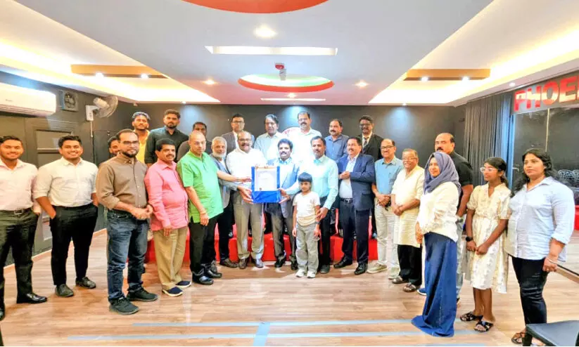 ഡോ. ഗോപിനാഥ് മേനോനെ സ്റ്റുഡൻറ്സ് ഗൈഡൻസ് ഫോറം ആദരിച്ചു ഡോ. ഗോപിനാഥ് മേനോനെ സ്റ്റുഡൻറ്സ് ഗൈഡൻസ് ഫോറം ആദരിച്ചു