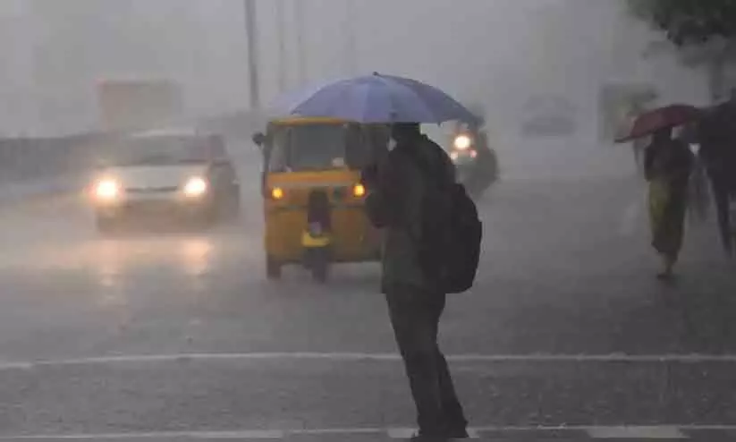 വീണ്ടും മഴ വരുന്നു; കണ്ണൂർ ജില്ലയിൽ ബുധൻ, വെള്ളി, ശനി ദിവസങ്ങളിൽ മഞ്ഞ അലർട്ട് വീണ്ടും മഴ വരുന്നു; കണ്ണൂർ ജില്ലയിൽ ബുധൻ, വെള്ളി, ശനി ദിവസങ്ങളിൽ മഞ്ഞ അലർട്ട്