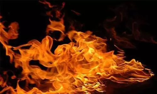 പാ​ച​ക​വാ​ത​കം ചോ​ർ​ന്ന് ബേ​ക്ക​റി​യി​ൽ തീ ​പി​ടി​ച്ചു