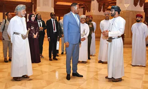 റോ​യ​ൽ ഓ​പ്പ​റ ഹൗ​സ് സ​ന്ദ​ർ​ശി​ച്ച് ബൊ​ട്സ്വാ​ന പ്ര​സി​ഡ​ന്റ്