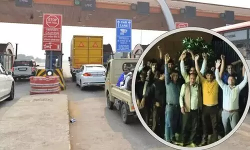 ദീപാവലി ബോണസ്‌ കുറഞ്ഞു; ടോൾ ഗേറ്റ് തുറന്നുവിട്ട് തൊഴിലാളികളുടെ പ്രതിഷേധം, കടന്നുപോയത് 5,000 ത്തിലധികം വാഹനങ്ങൾ