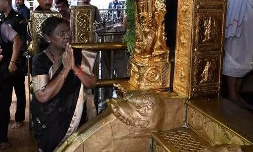 നേരിൽകണ്ട് സ്വന്തം പി​ൻ​കോ​ഡു​ള്ള രണ്ടുപേർ; ശബരിമല സന്നിധാനത്ത് പിറന്നത് ഒരപൂർവ ചരിത്രംകൂടി