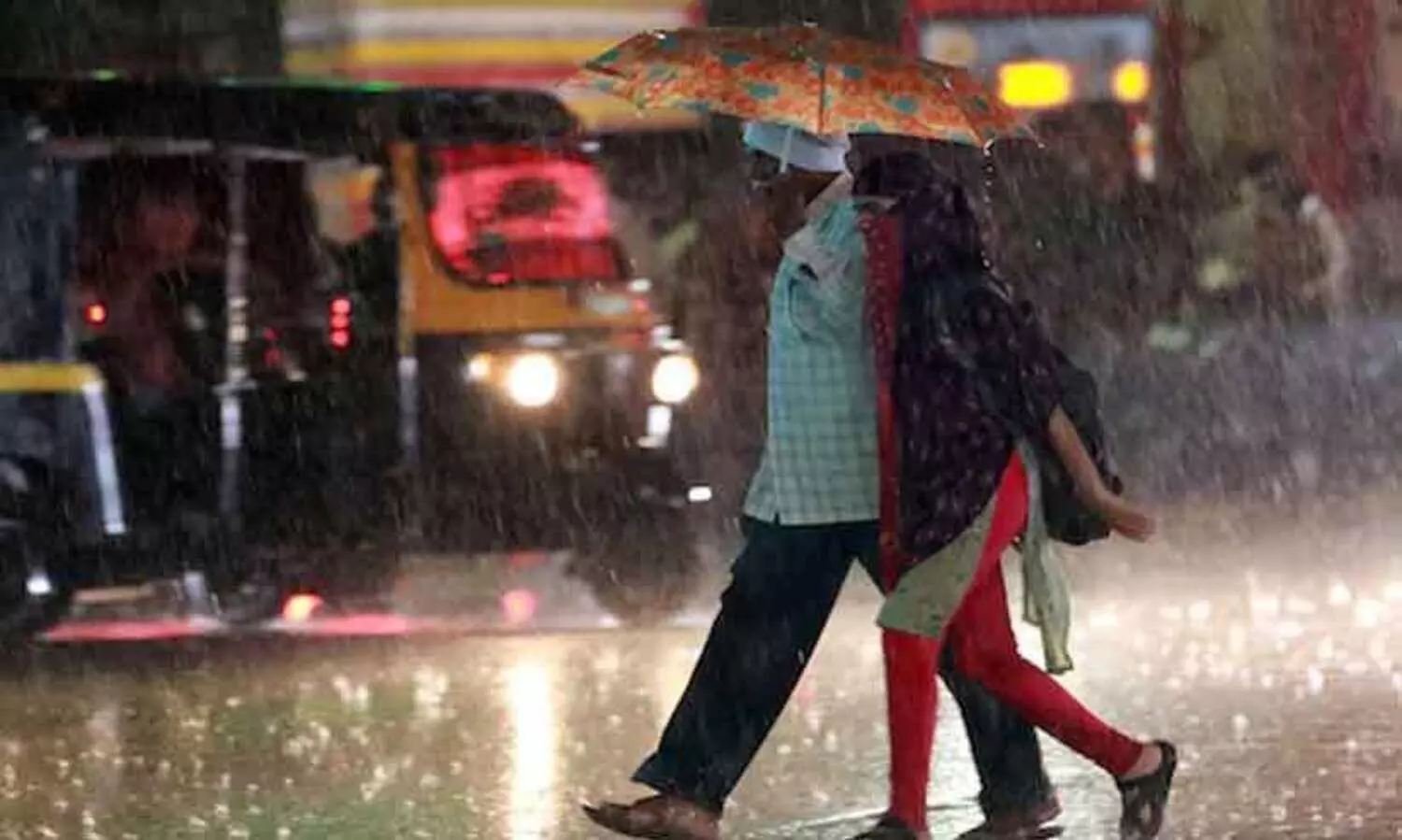 അറബിക്കടലിൽ തീവ്ര ന്യൂനമർദം, ബംഗാൾ ഉൾക്കടലിൽ ചക്രവാതച്ചുഴി; കേരളത്തിൽ അതിശക്തമായ മഴ വരുന്നു