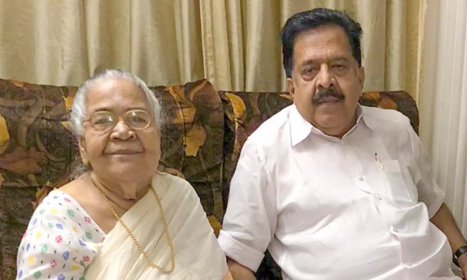 ഭൂമിയിലെ എന്റെ പൊക്കിള്‍ക്കൊടിയാണ് വേര്‍പെട്ടു പോയത്... -അമ്മയുടെ ഓർമ്മയിൽ രമേശ് ചെന്നിത്തല