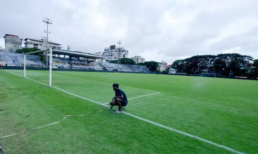 എസ്.എൽ.കെ രണ്ടാം സീസൺ; കൊച്ചിയിലെ ആദ്യമത്സരം നാളെ മഹാരാജാസ് ഗ്രൗണ്ടിൽ എസ്.എൽ.കെ രണ്ടാം സീസൺ; കൊച്ചിയിലെ ആദ്യമത്സരം നാളെ മഹാരാജാസ് ഗ്രൗണ്ടിൽ