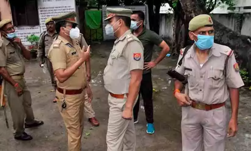 In chargesheets against Madhya Pradesh activist, police cite books on communism, fascism as evidence In chargesheets against Madhya Pradesh activist, police cite books on communism, fascism as evidence