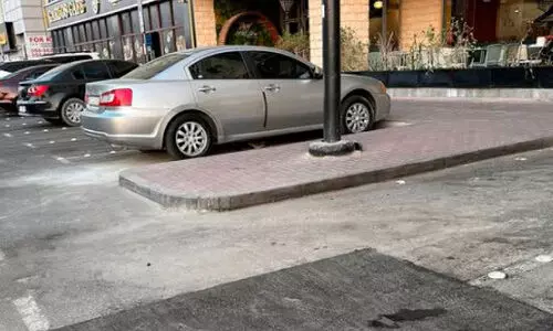 താ​മ​സ​ക്കാ​ര​ൻ അ​റി​യി​ച്ചു; ദി​വ​സ​ങ്ങ​ൾ​ക്ക​കം റോ​ഡി​ലെ കു​ഴി​യ​ട​ച്ച്​ ആ​ർ.​ടി.​എ