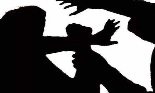 ബംഗളൂരുവിൽ സ്ത്രീയെ കൂട്ടബലാത്സംഗം ചെയ്ത ശേഷം വീട് കൊള്ളയടിച്ചു; മൂന്നുപേർ അറസ്റ്റിൽ