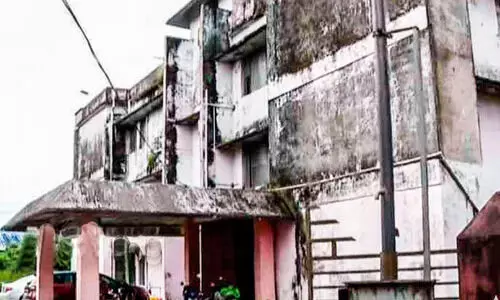 ക്ലാസ്​ മുറികളും ഹോസ്റ്റലുമില്ലാതെ ഇടുക്കി നഴ്​സിങ്​ കോളജ്; പ​രാ​തി പ​റ​ഞ്ഞ്​ മ​ടു​ത്തു!