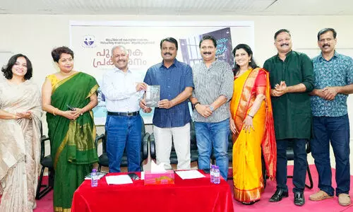 ‘പ​റ​ഞ്ഞാ​ലും തീ​രാ​ത്ത ക​ഥ​ക​ൾ’ പ്ര​കാ​ശ​നം ചെ​യ്തു