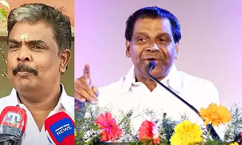 ‘വലയിലായത് നത്തോലി മാത്രം, വലിയ മീനുകൾ ഇപ്പോഴും പുറത്ത്’; സ്വർണം ജനങ്ങൾക്ക് മുന്നിൽവെച്ചേ മതിയാകൂവെന്ന് തിരുവഞ്ചൂർ