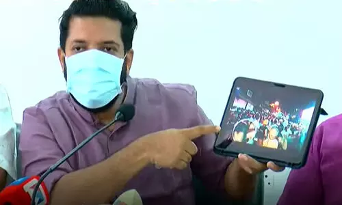 ‘ആദ്യം എന്റെ തലയ്ക്കടിച്ചു, അതേ പൊലീസുകാരൻ തന്നെ മൂക്കിനും അടിച്ചു, മൂന്നാം തവണയും അയാൾ എന്റെ നേരെ ലാത്തി വീശി’ -ദൃശ്യങ്ങൾ സഹിതം വിശദീകരിച്ച് ഷാഫി പറമ്പിൽ