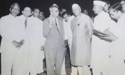 ഏക്നാഥ് വസന്ത് ചിറ്റ്നിസിന് അന്ത്യാഞ്ജലി