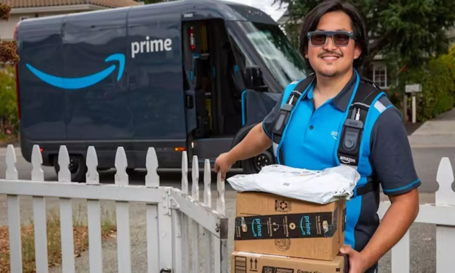 ഡെലിവറി ഡ്രൈവർമാർക്ക് എ.ഐ സ്മാർട്ട് ഗ്ലാസുമായി ആമസോൺ; ഫോൺ ഉപയോഗം കുറക്കാനാകും