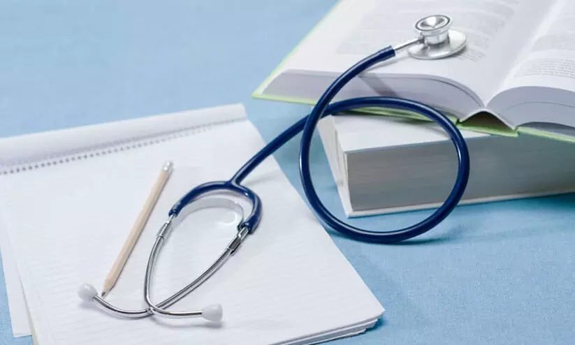 കർണാടകയിൽ മെഡിക്കൽ കോഴ്സ് പാതിയിൽ നിർത്തിയാൽ 10 ലക്ഷം പിഴ കർണാടകയിൽ മെഡിക്കൽ കോഴ്സ് പാതിയിൽ നിർത്തിയാൽ 10 ലക്ഷം പിഴ