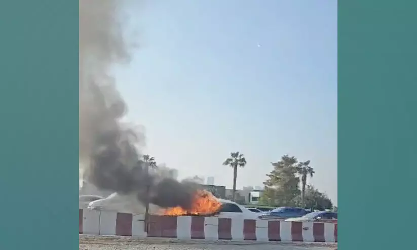 ഊ​ദ്​ മേ​ത്ത​യി​ൽ കാ​റി​ന്​ തീ​പി​ടി​ച്ചു