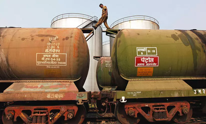 റഷ്യക്കെതിരായ ഉപരോധം​ കനത്ത തിരിച്ചടി; ഇന്ത്യയെ എങ്ങനെ ബാധിക്കും?