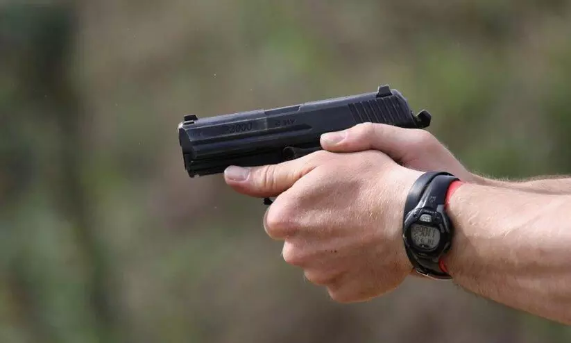 ഉത്തർപ്രദേശിൽ 20കാരന് നേരെ വെടിയുതിർത്ത സംഭവത്തിൽ പ്രതിയായി യുവമോർച്ച നേതാവ്