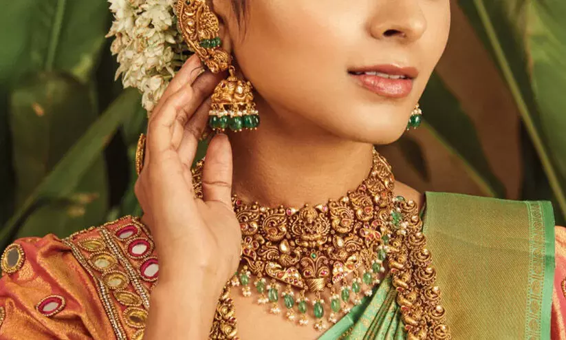 കുതിപ്പ് അവസാനിച്ചോ? മൂന്ന് മാറ്റങ്ങൾ തീരുമാനിക്കും ഇനി സ്വർണത്തിന്റെ ഭാവി കുതിപ്പ് അവസാനിച്ചോ? മൂന്ന് മാറ്റങ്ങൾ തീരുമാനിക്കും ഇനി സ്വർണത്തിന്റെ ഭാവി