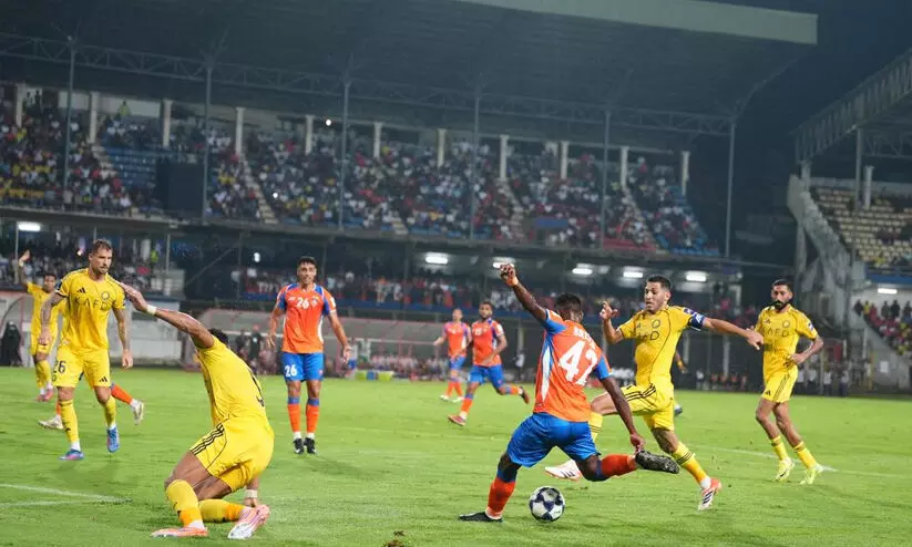 ഗ്രൗണ്ടിൽ അതിക്രമിച്ച് കയറി അൽ നസ്ർ താരത്തിനൊപ്പം സെൽഫി; മലയാളി ആരാധകന് ജയിൽശിക്ഷ ഗ്രൗണ്ടിൽ അതിക്രമിച്ച് കയറി അൽ നസ്ർ താരത്തിനൊപ്പം സെൽഫി; മലയാളി ആരാധകന് ജയിൽശിക്ഷ