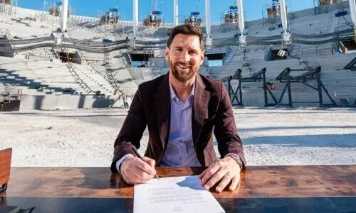 ലയണൽ മെസ്സി ഇന്റർ മയാമിയിൽ തുടരും, പുതിയ കരാർ 2028 വരെ