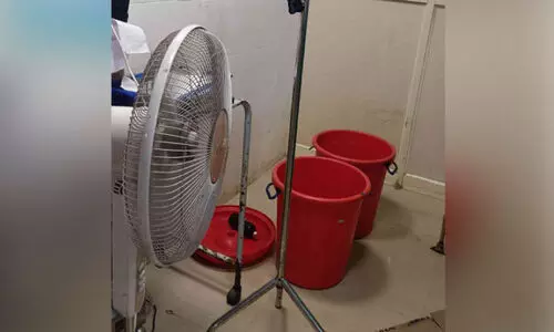 ചോർന്നൊലിച്ച് മഞ്ചേരി മെഡിക്കൽ കോളജ് അത്യാഹിത വിഭാഗം