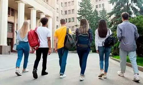 ടെക് ഭീമൻമാരിലെ മിടുക്കൻമാർ രാജ്യത്തെ മൂന്നാംനിര കോളജുകളിൽ നിന്ന്, ഐ.ഐ.ടി, ഐ.​ഐ.എം പ്രൗഡി മങ്ങുന്നോ.?